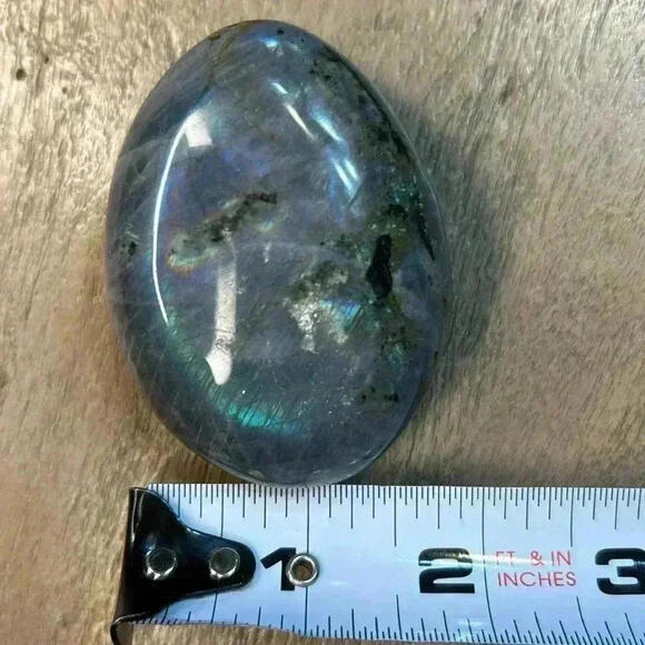Labradorite oval polished stone.  Influence positive change. - Picture 3 of 3